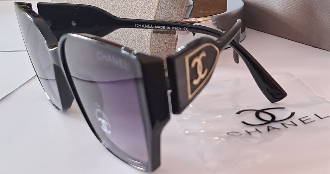 Czarne okulary cc złote loga, grawer na szkle Cudo lv ysl