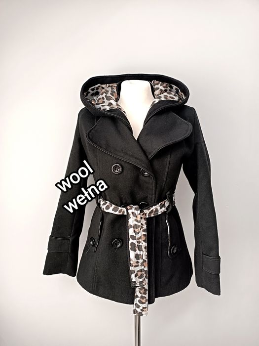 Czarny wełniany zimowy płaszcz damski w panterkę z paskiem S M