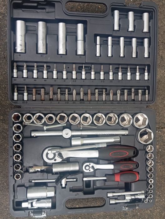 Lote de vários equipamentos de jardinagem