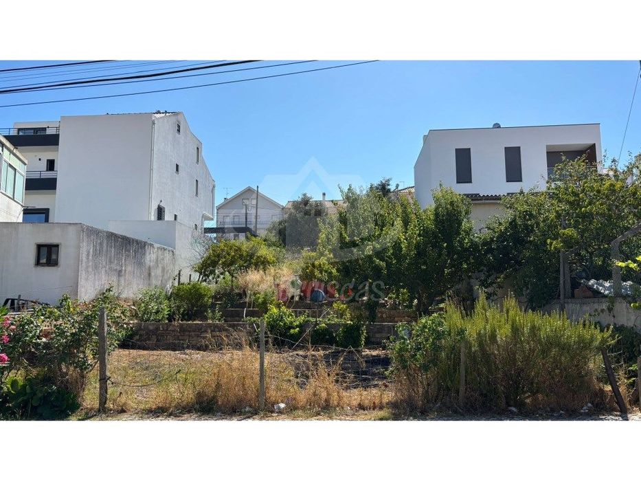 Terreno urbano com 263.70 m² no Bairro das Maroitas, São João da Talha