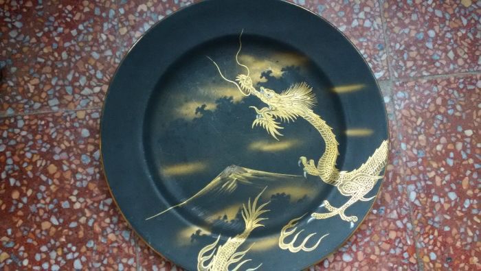 Prato porcelana pintado a mão Soko China