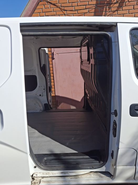 Продам Nissan nv 200