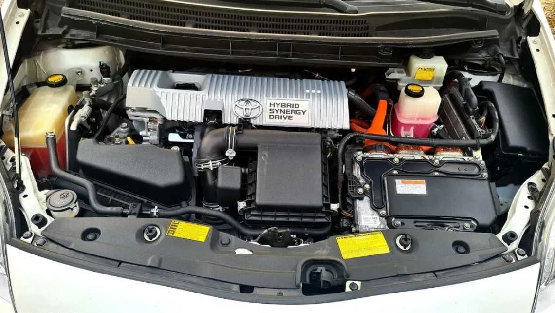 Toyota Prius Капот крыло фара бампер дверь батарея абс двигатель стаб