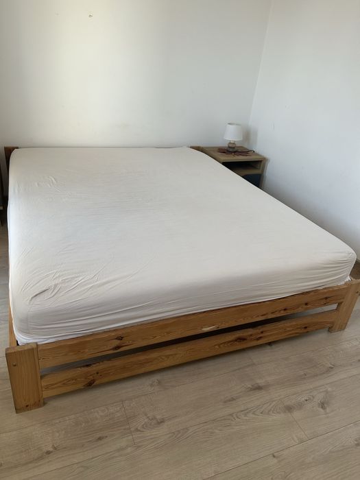 Łożko drewniane 160x200 z materacem 2 sztuki