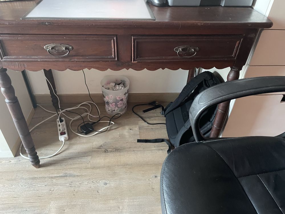 Secretaria em madeira