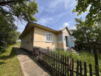 Продам затишний будинок в самому центрі села