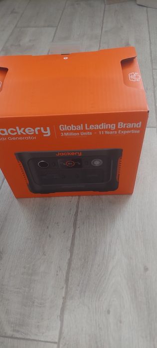 Зарядна станція універсальна Jackery Explorer 300PLS 288WH
