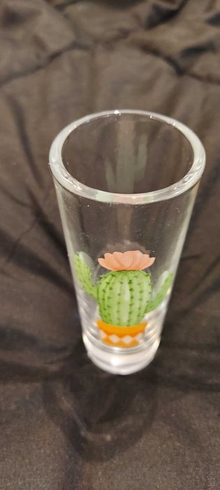 Kieliszki do Tequilli z emblematem kaktusa w doniczce duże