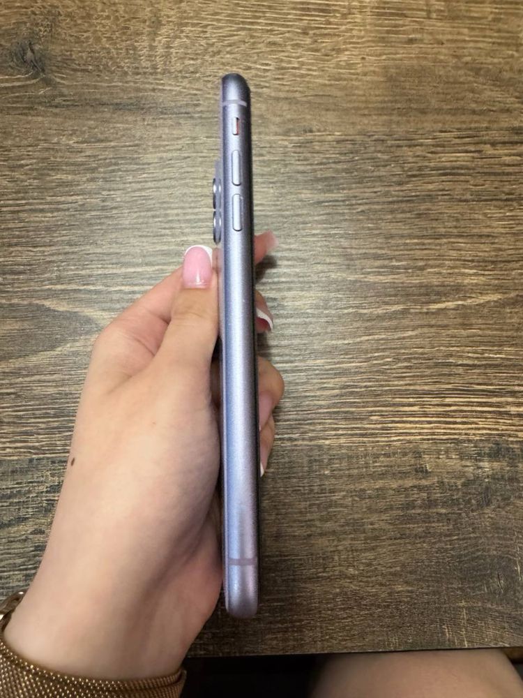 Продам iPhone 11