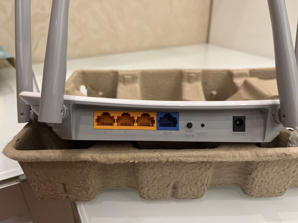 Продам маршрутизатор (Wi-Fi роутер) TP-LINK EC220-G5