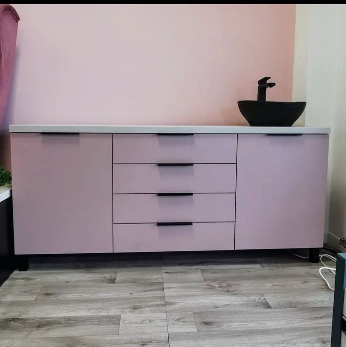 Komoda do salonu kosmetycznego