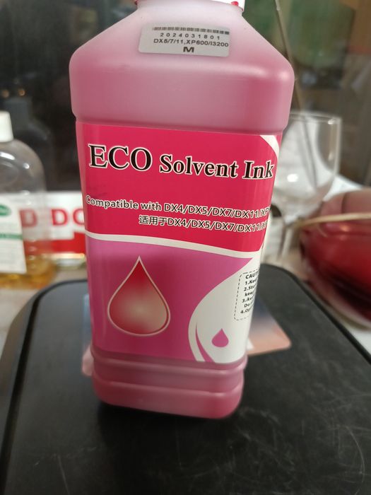 Tusz ekosolvent druk wielkoformatowy litr magnatta i czarny oraz lamin