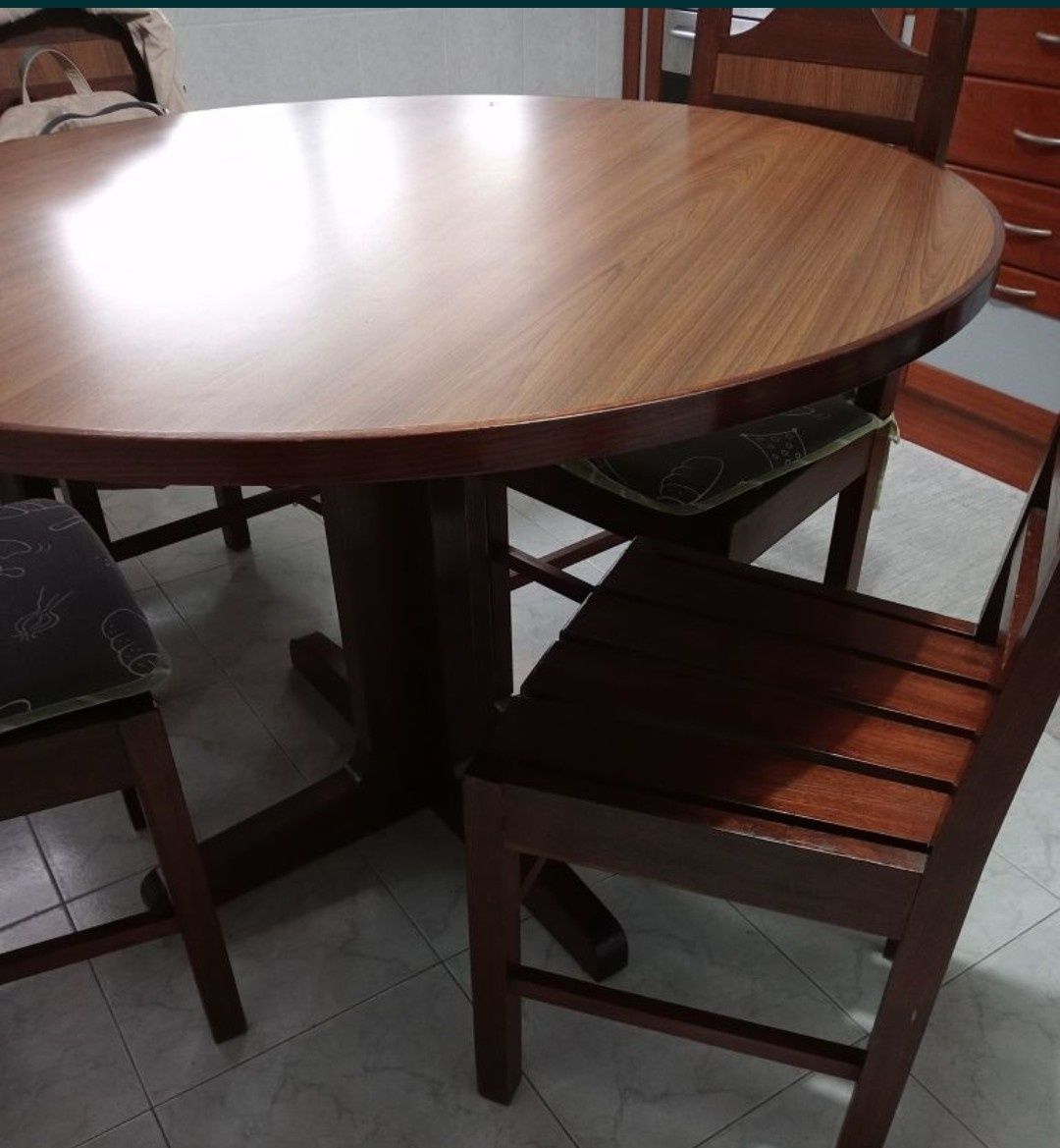 Mesa em mogno excelente estado