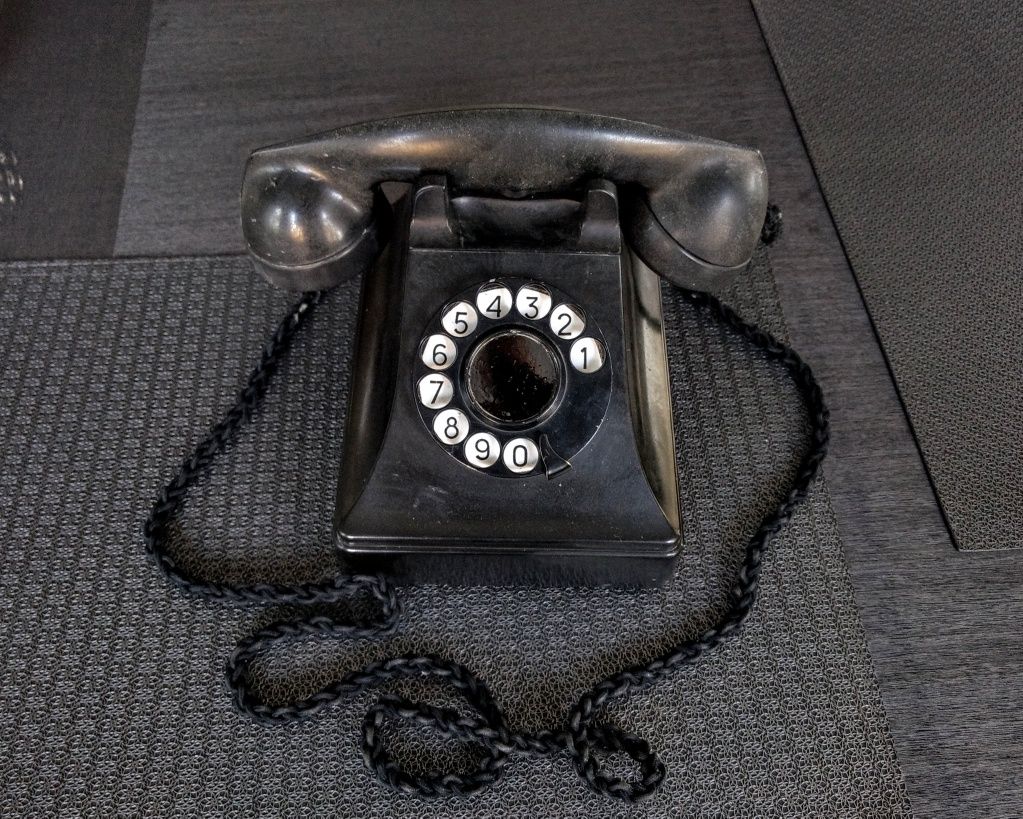 Telefon stary antyk ebonit retro klasyk bakielit vintage gadżet