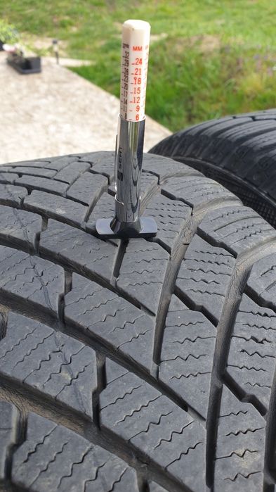 Opony zimowe Continental 205/55 R16 bieżnik 6 mm używane