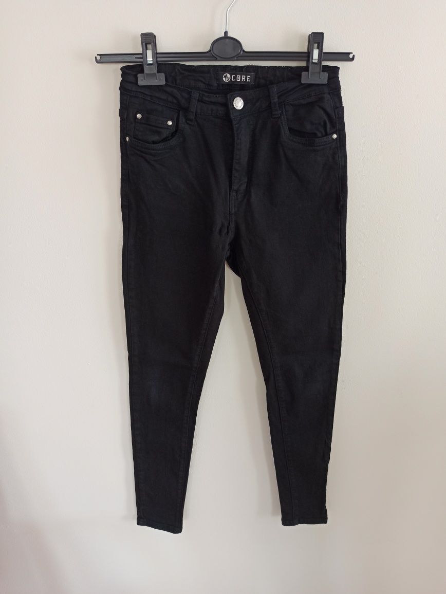 Czarne spodnie jeansy Core S/36 skinny rurki średni stan elastan elast