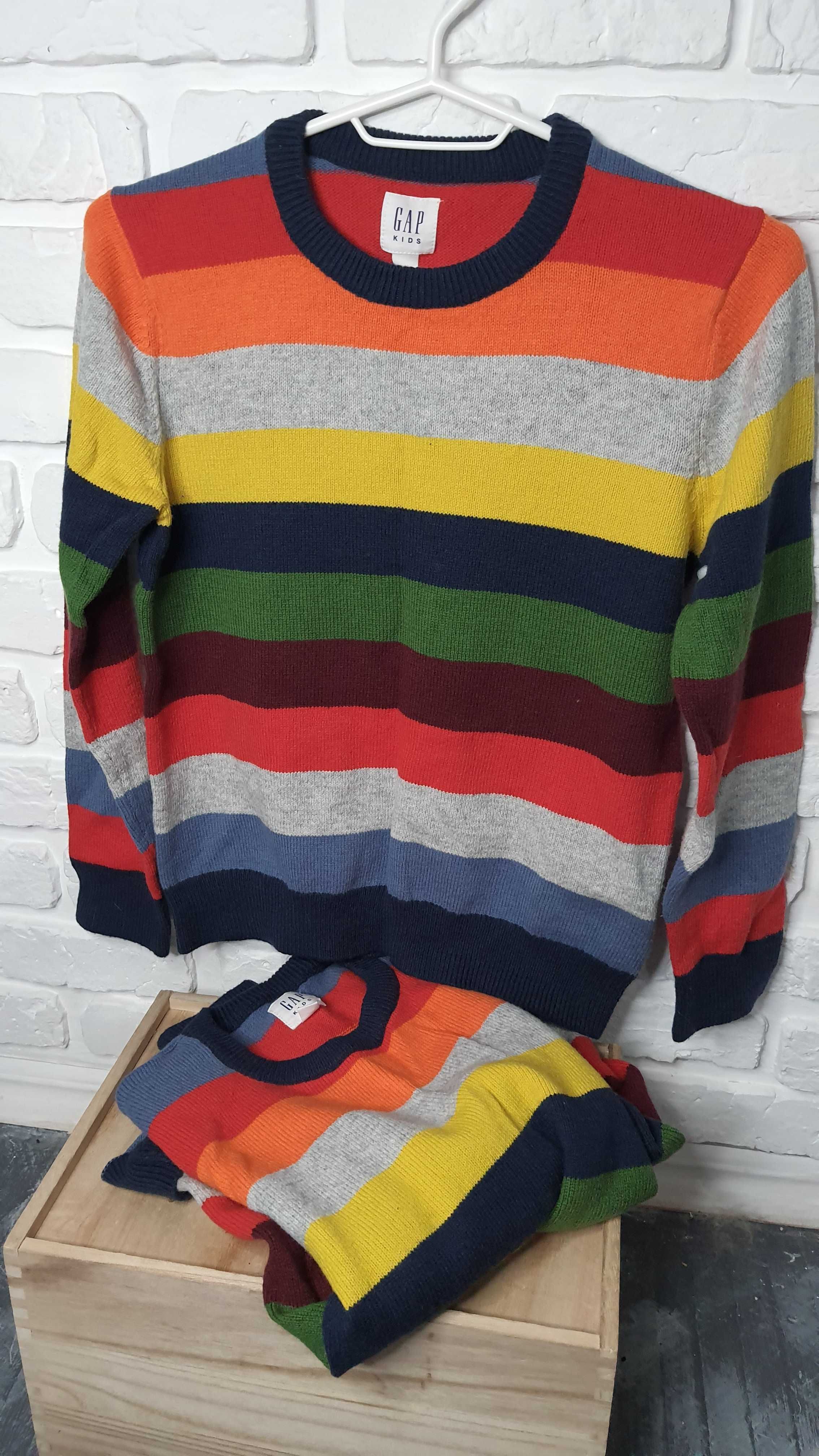 Дитячйі светр GAP зріст   150см НОВИЙ стилтний і теплий