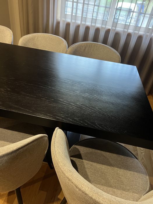 Mesa de jantar preta
