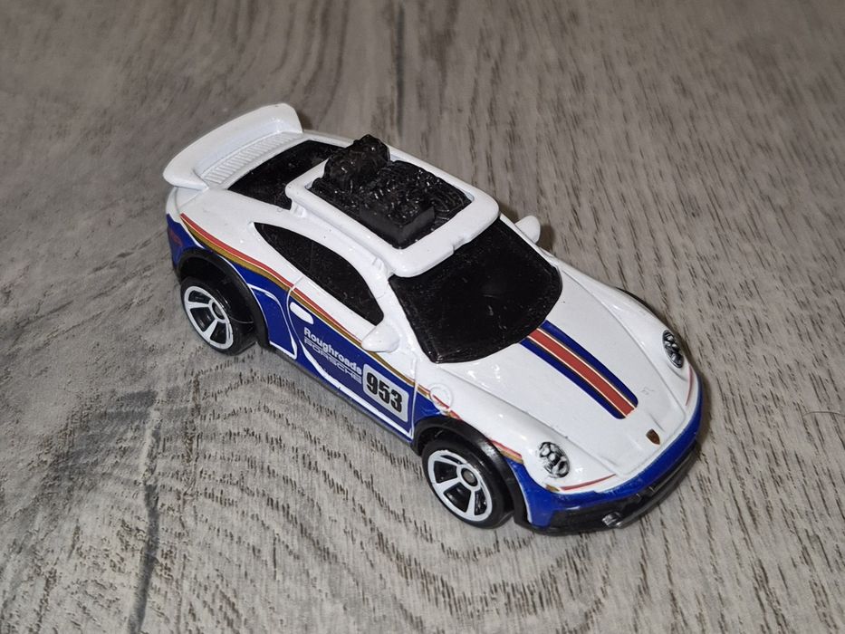 Autko samochód resorak Hot Wheels Porsche 911 Dakar Rally 2023