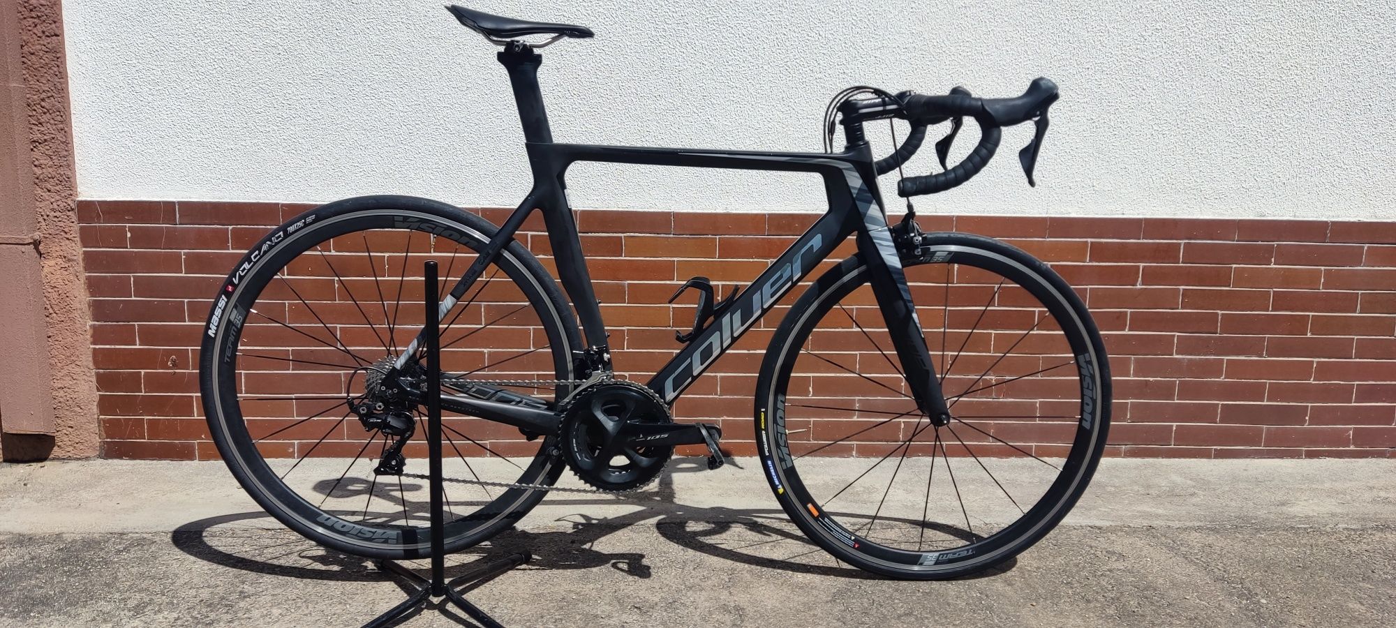 Bicicleta de estrada Coluer Code aero 105