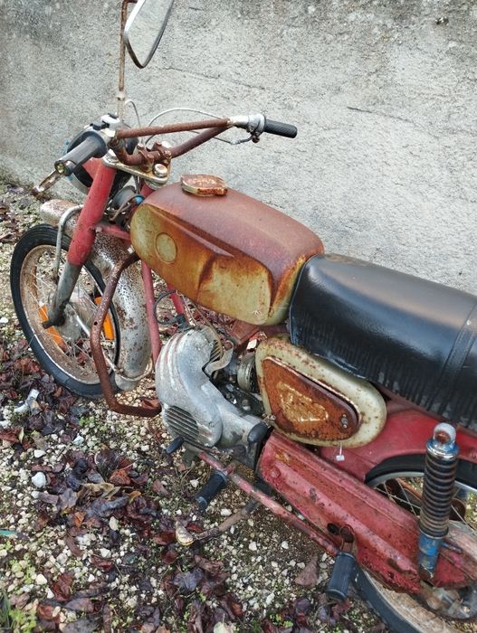 Venda de mota Zundapp antiga