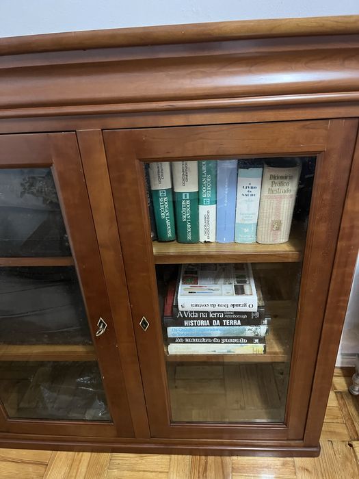 Movel com portas vidro cerejeira