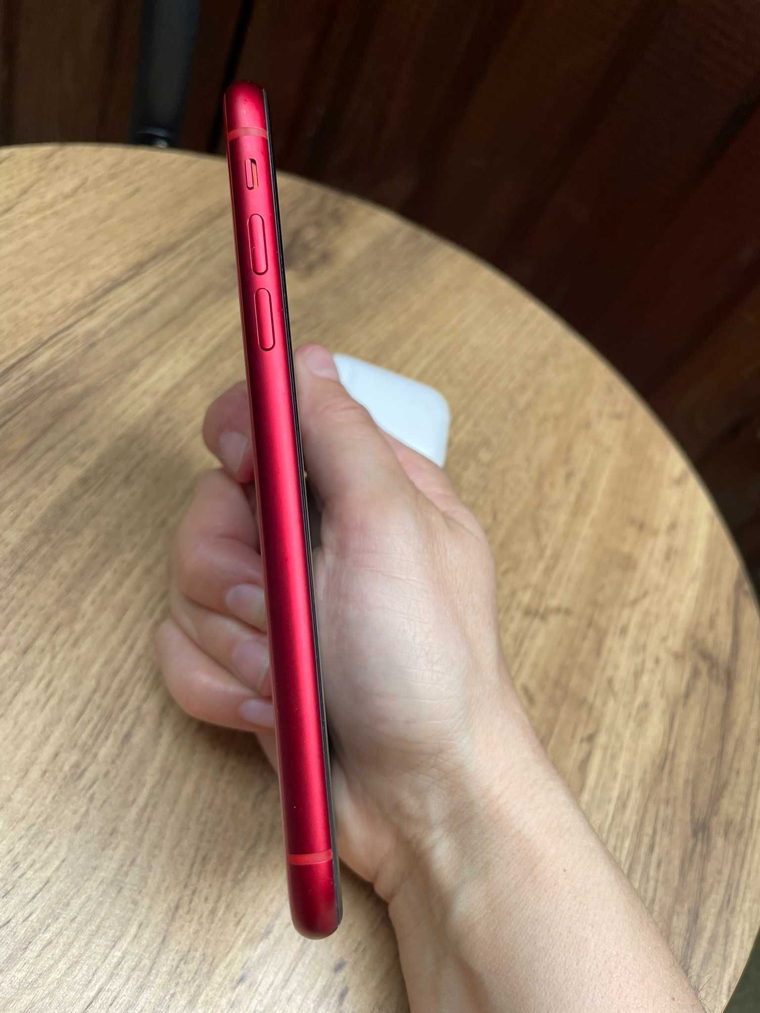 iPhone XR 64GB (PRODUCT)RED – sprawny, bez blokady iCloud