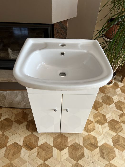 Umywalka z szafką nowa