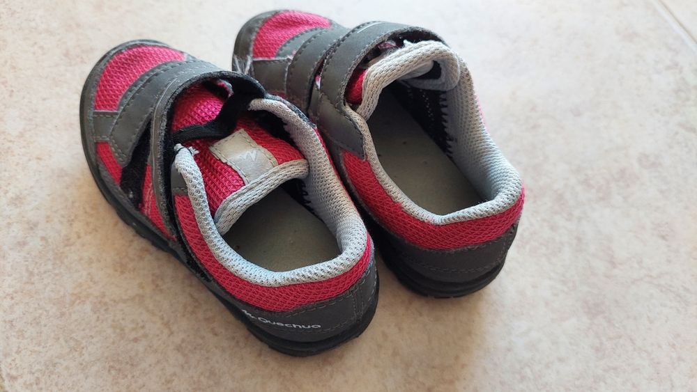 Sapatos Quechua Tamanho 24