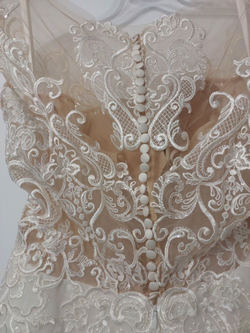 Suknia ślubna ivory
