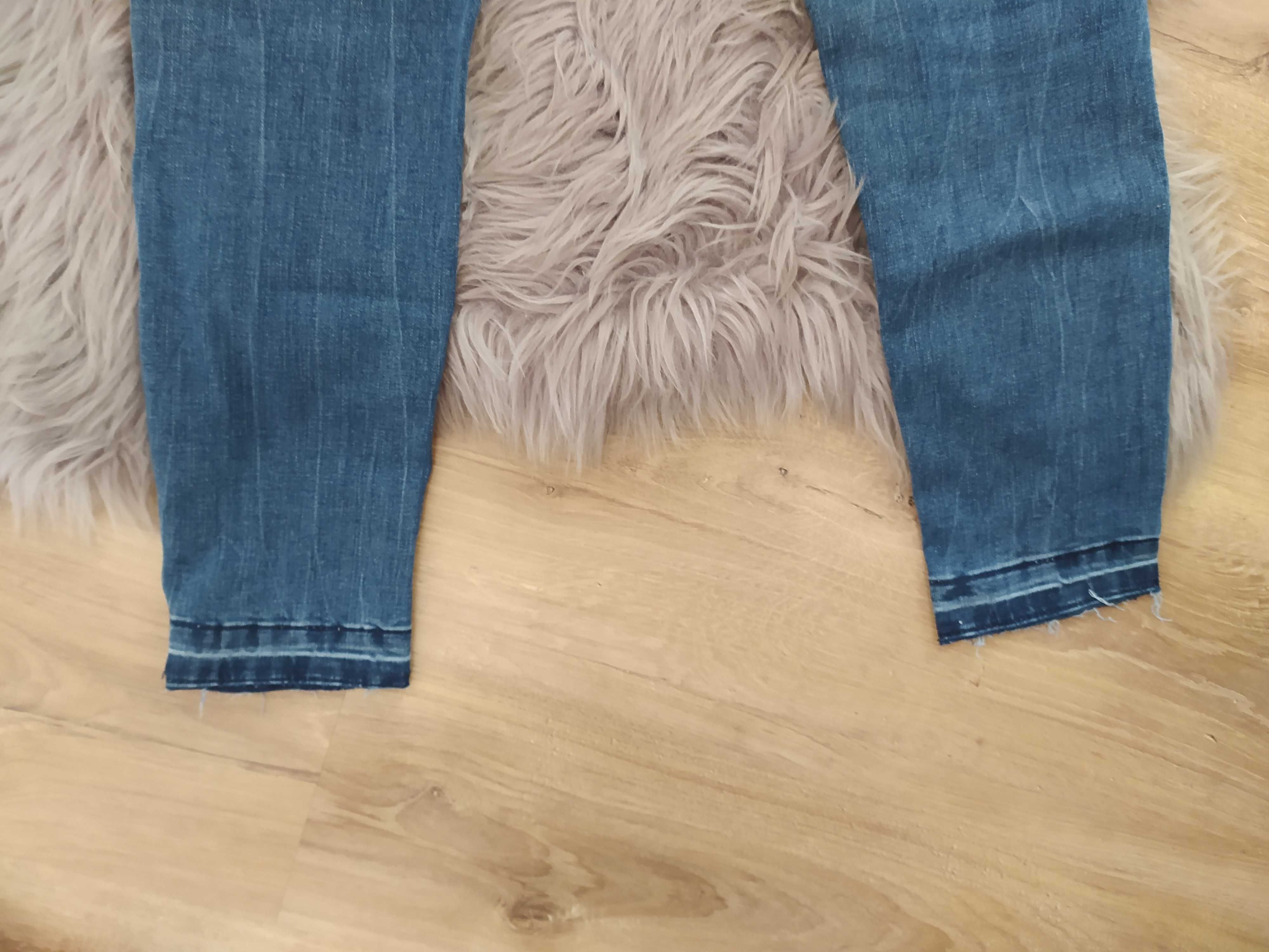 Spodnie jeansy Esmara róża kwiat super skinny fit medium waist rurki