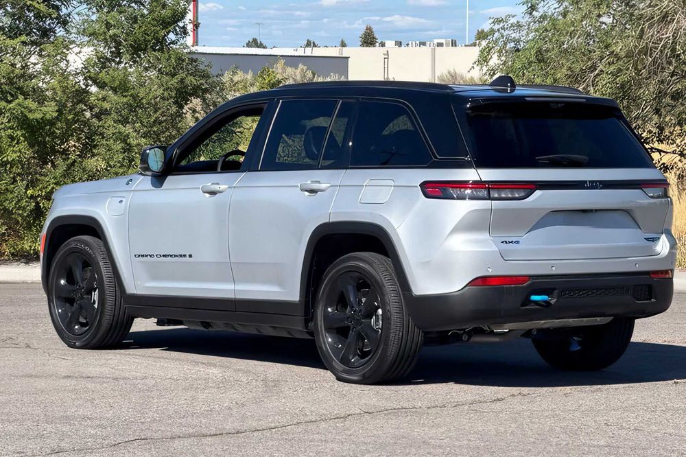 Jeep Grand Cherokee      2023