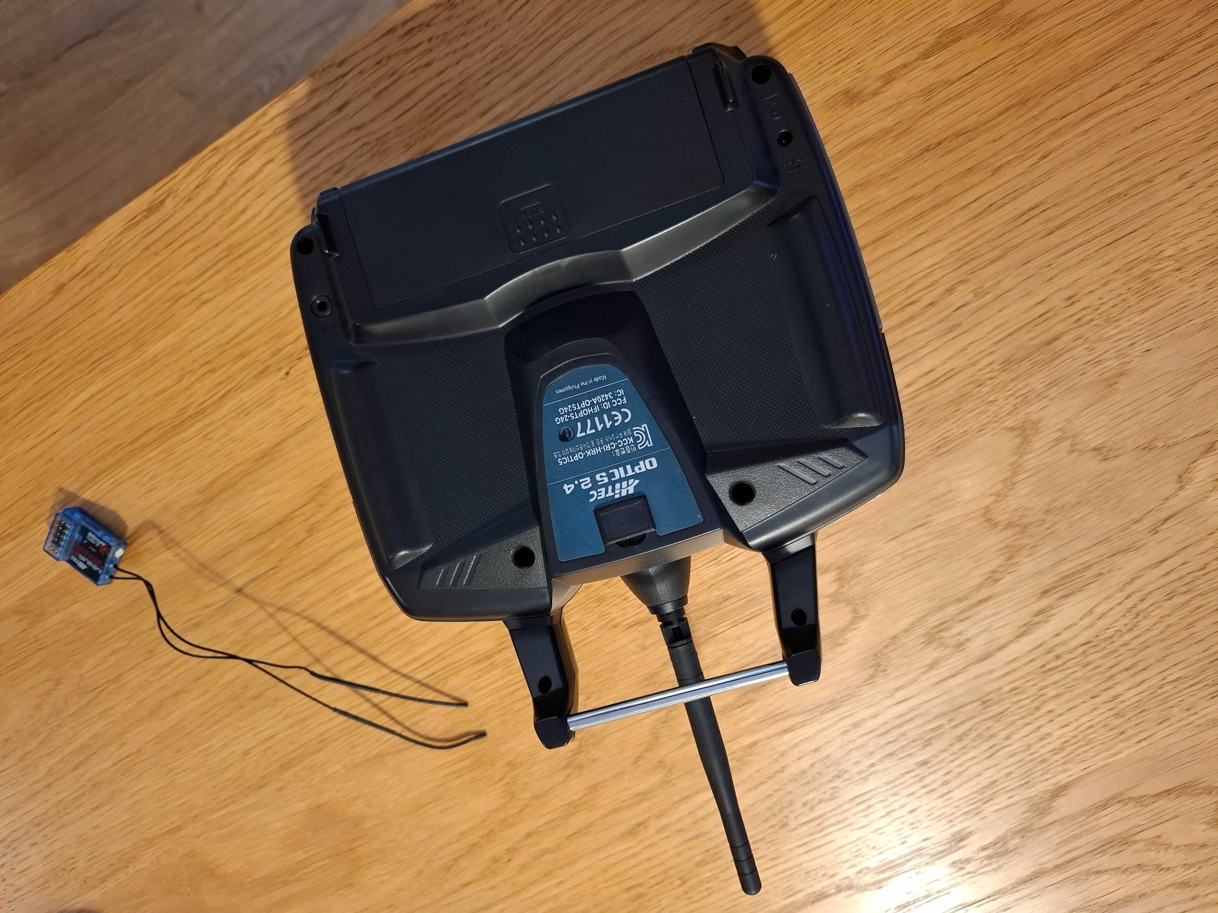 Aparatura HITEC Optic 5 2.4GHz Mode 2 i odbiornik Minima 6T