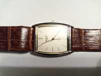 Zegarek Longines Vintage, kwadratowa koperta, szafirowe
