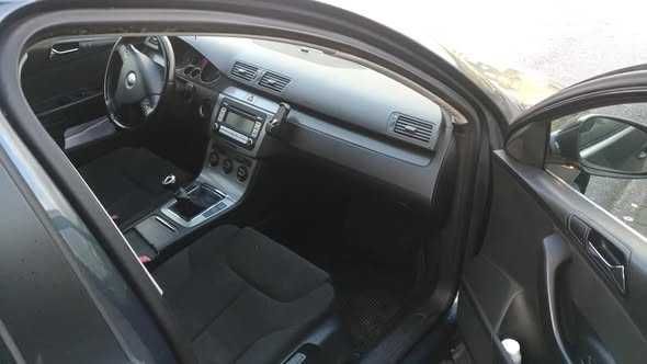VW Passat 2006 (paga 46€ de selo)