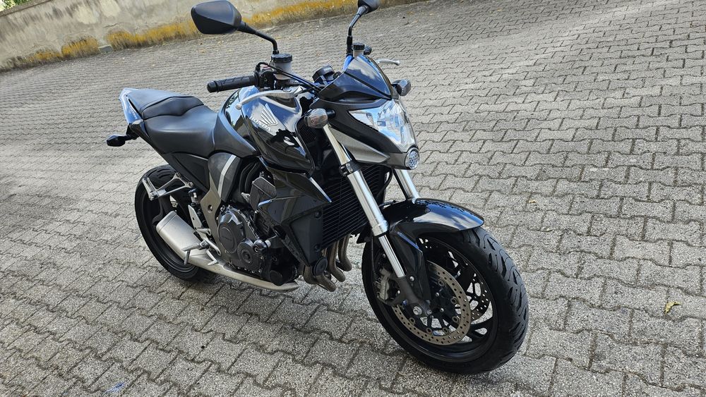 Honda cb 1000R impecável
