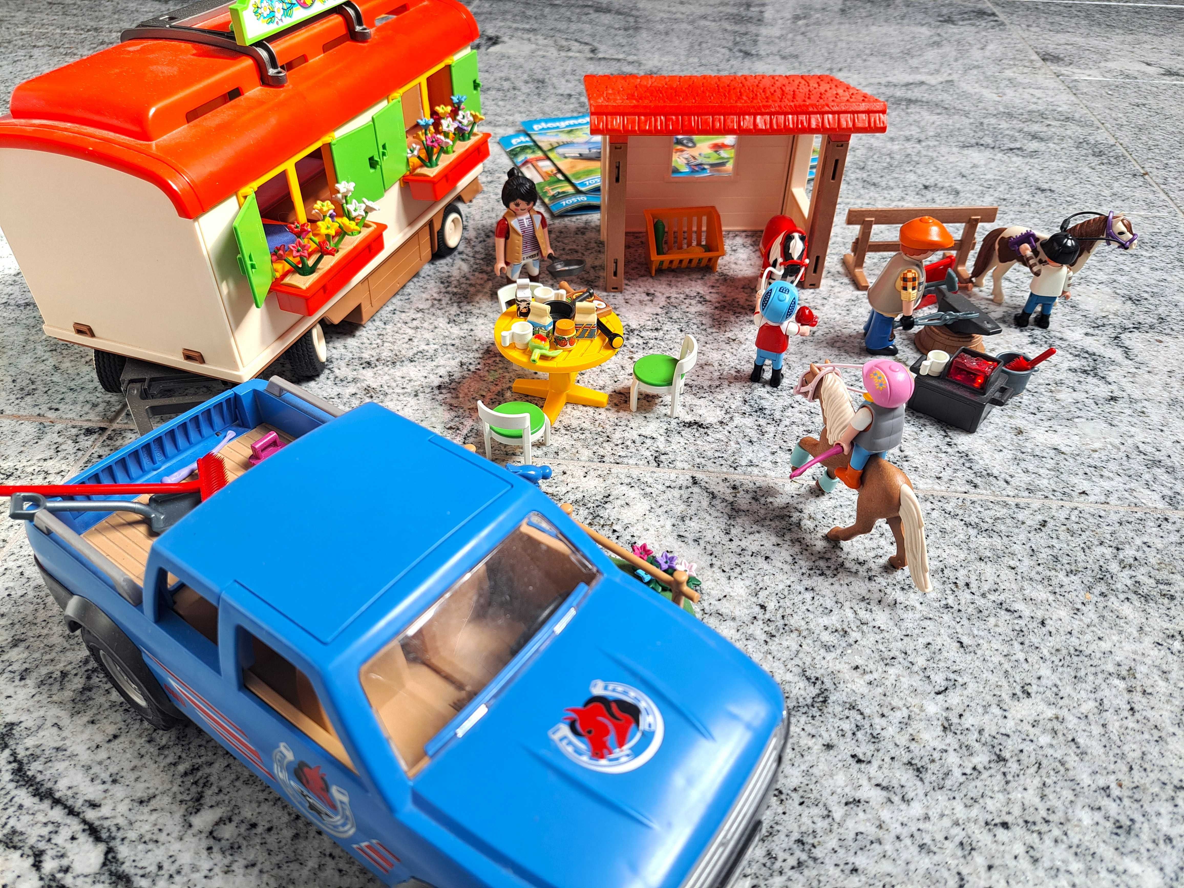 PLAYMOBIL 70510 i 70518 Konie, kowal, przyczepa kempingowa