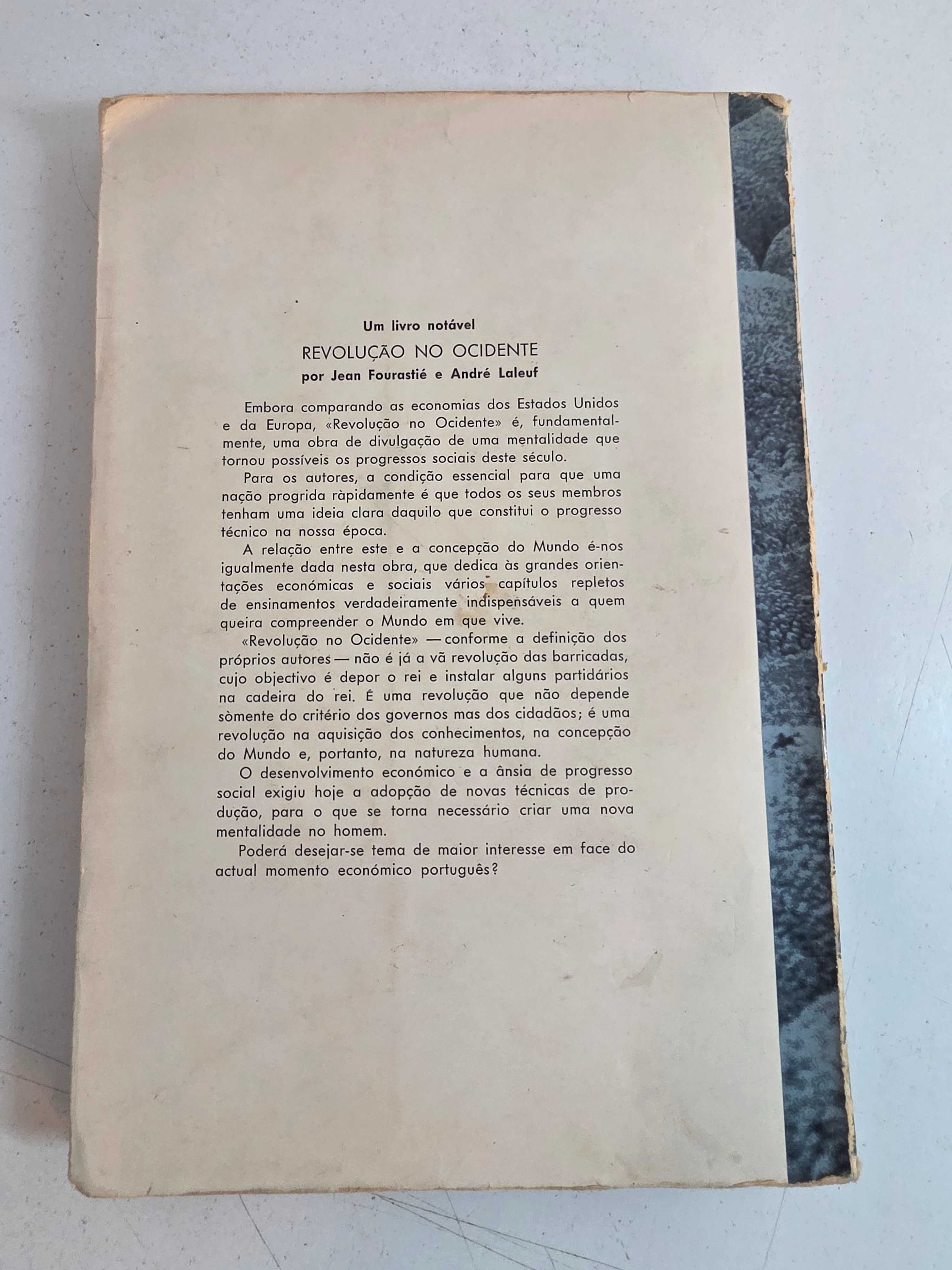 PA1 - Um Pais de Carneiros - William J. Lederer