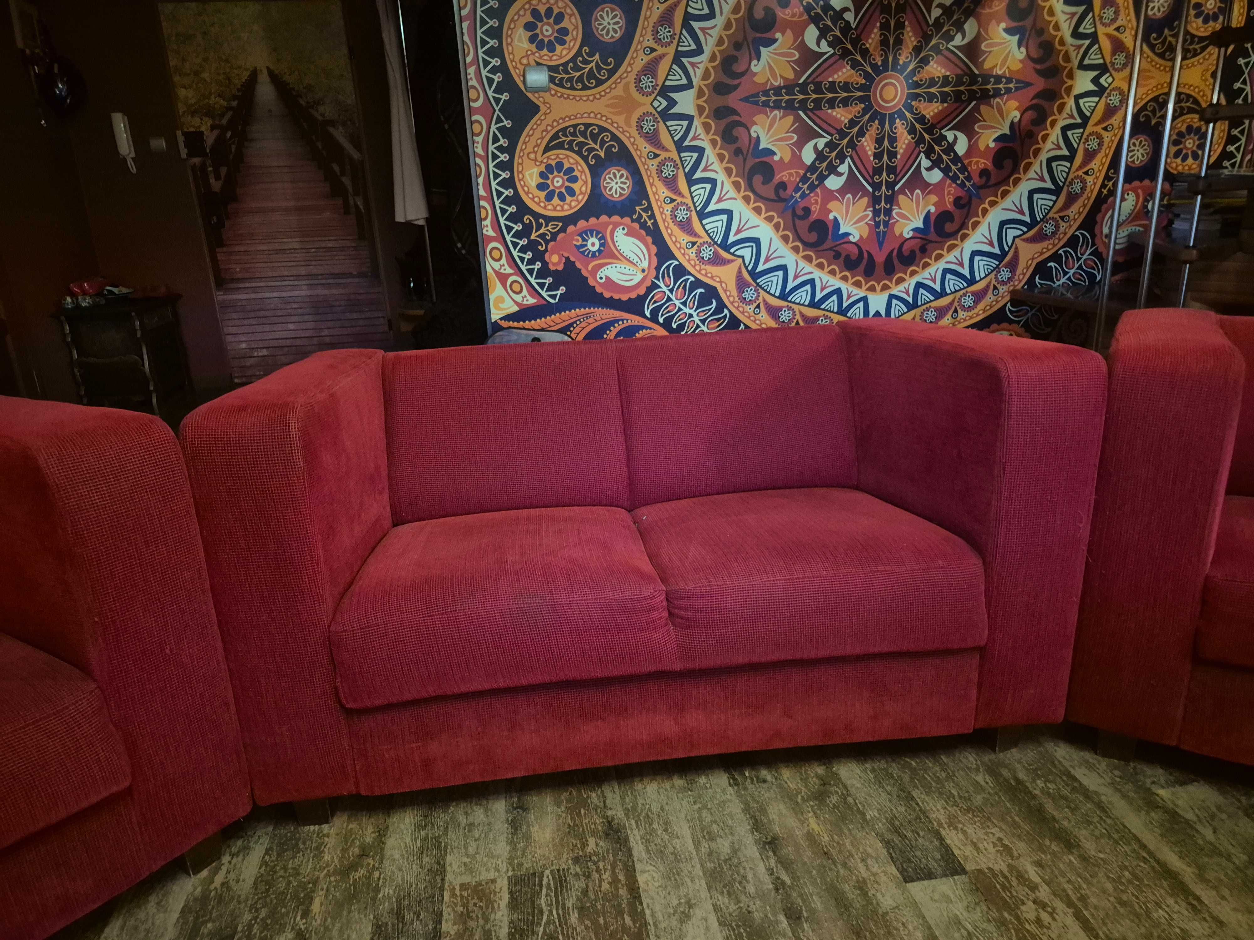 Zestaw mebli kubicznych sofa i 2 fotele