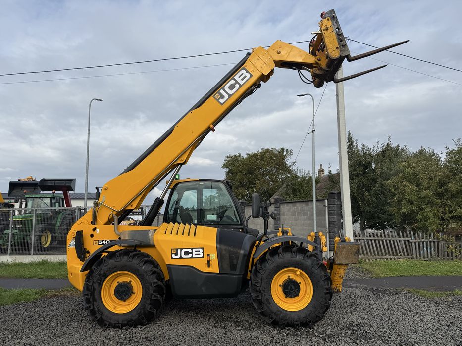 JCB 540-140 телескопічний навантажувач