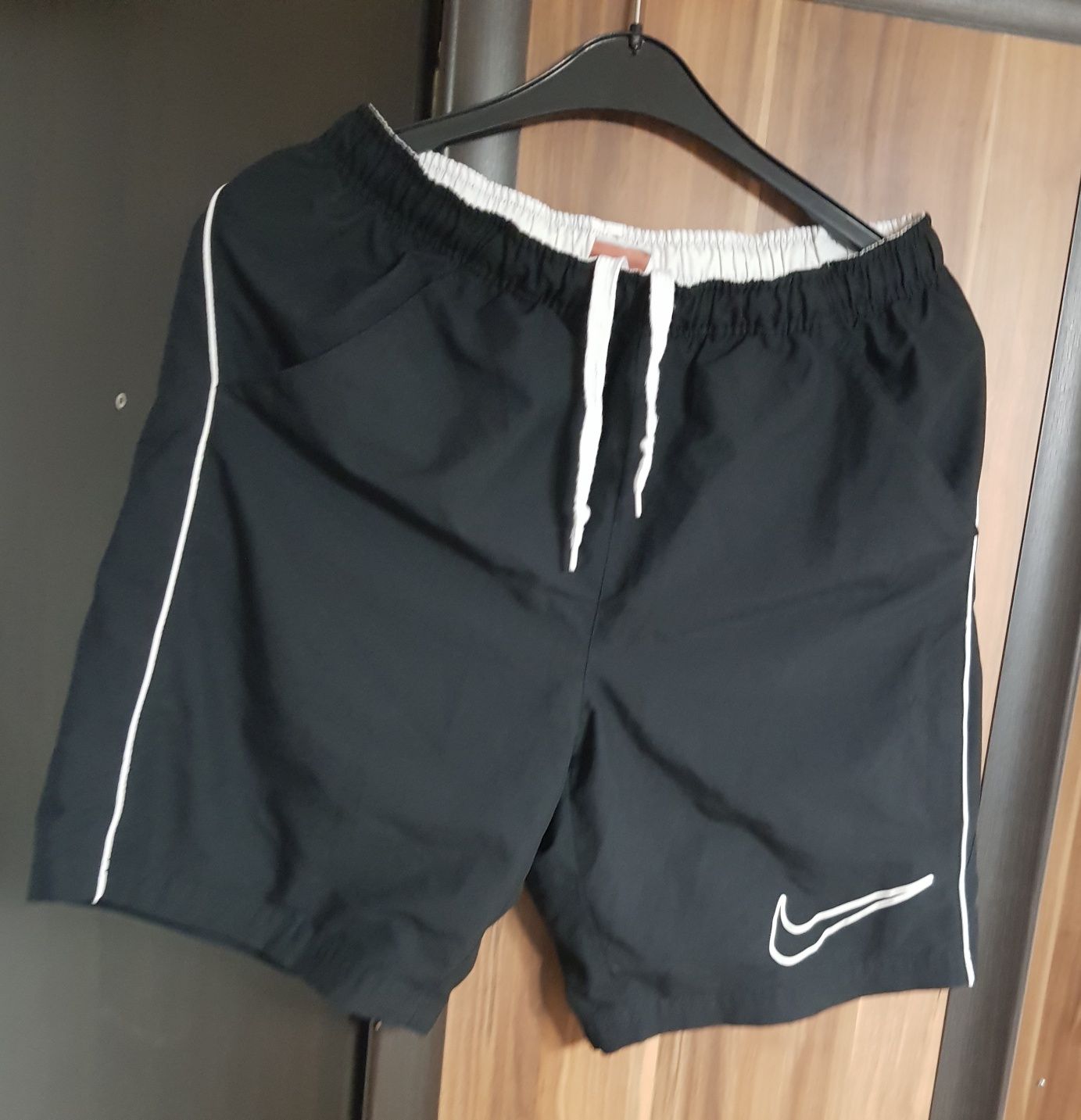 Spodenki krótkie męskie Nike rozmiar M stan idealny