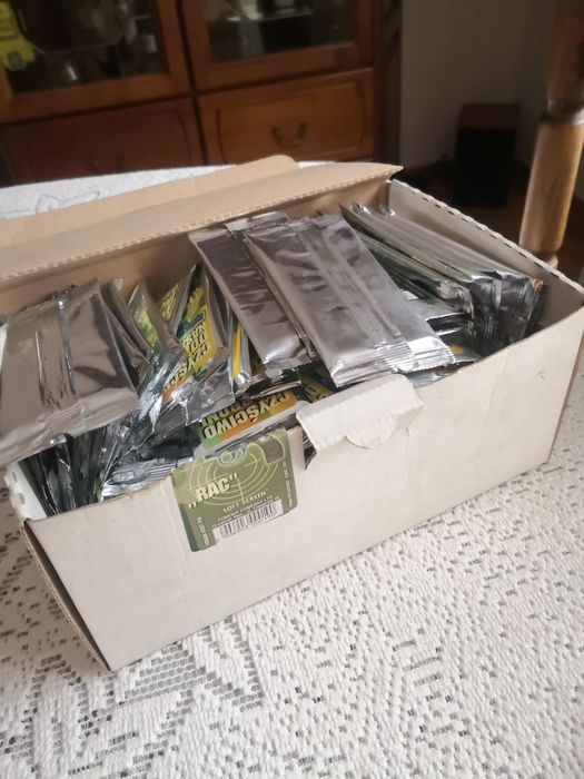 Akcesoria myśliwskie futerał na broń, pas na amunicję,stołek sygałówka