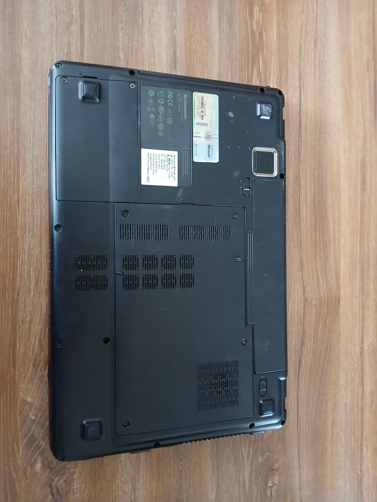 Sprzedam Laptop Lenovo IdeaPad Y550