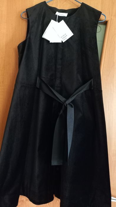 Новий чорный бархатний сарафан, М.