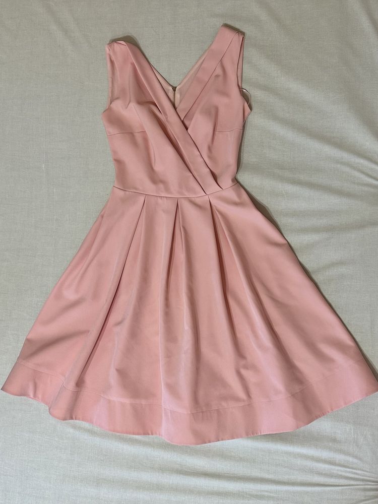 Сукня рожева в ідеальному стані