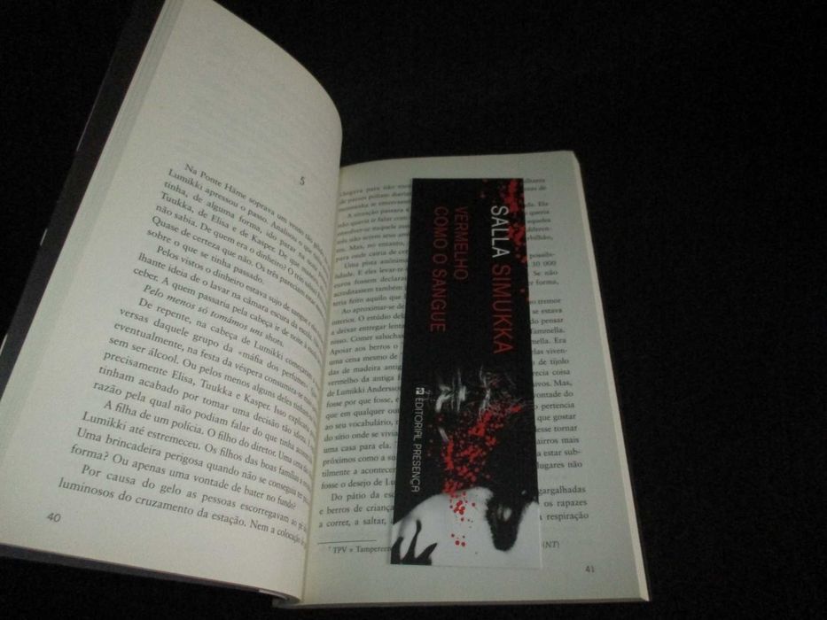 Livro Vermelho como o Sangue Salla Simukka