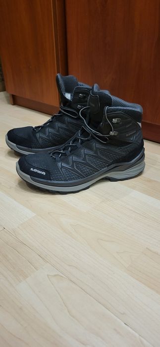 Продам тактичне взуття фірми LOWA