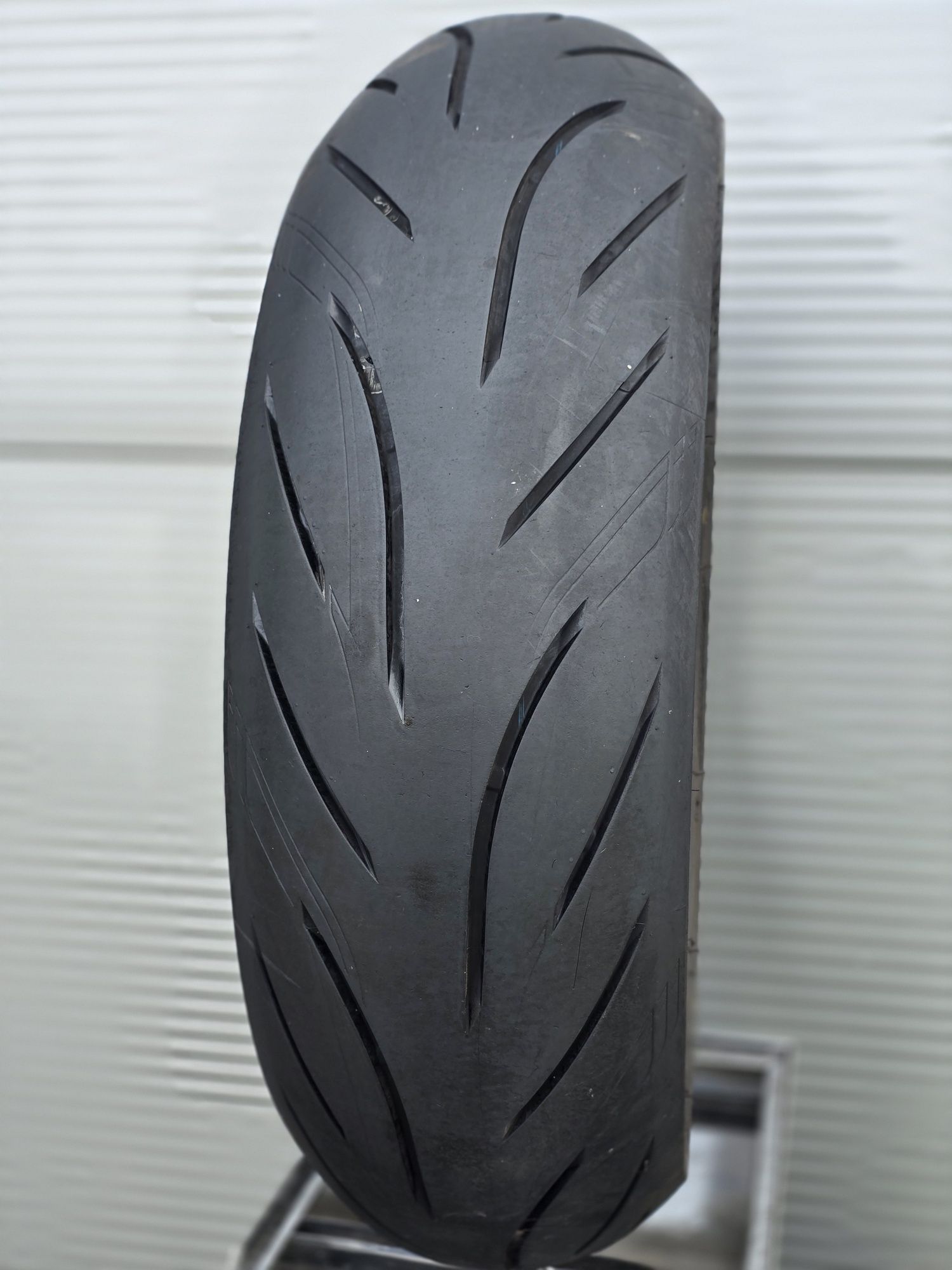Opona Bridgestone Battlax s21r 180/55/17 ponad 5mm
