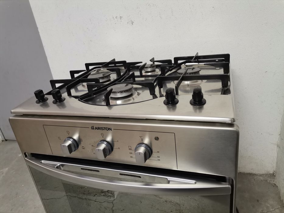 Forno e placa Ariston