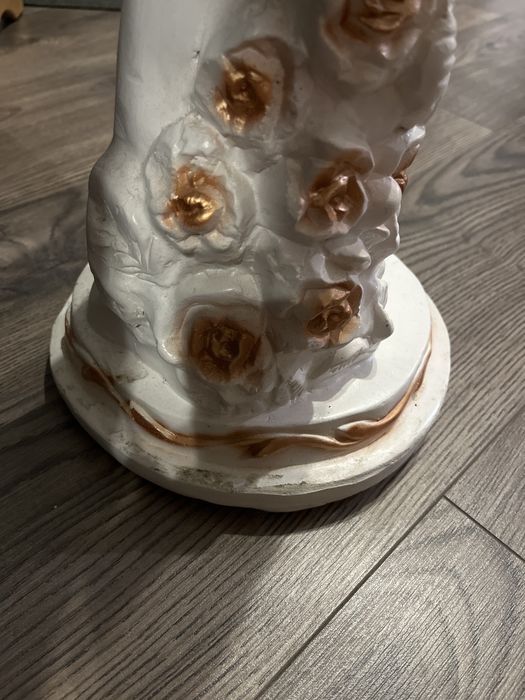 Декоративна підставка для квітів.